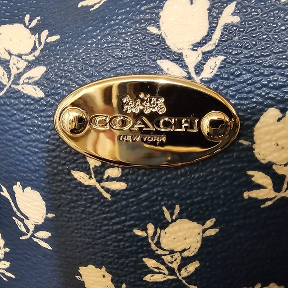 Coach EUC Badlands Blue and White Floral Crossbody Set With Matching Wallet - Picture 4 of 16